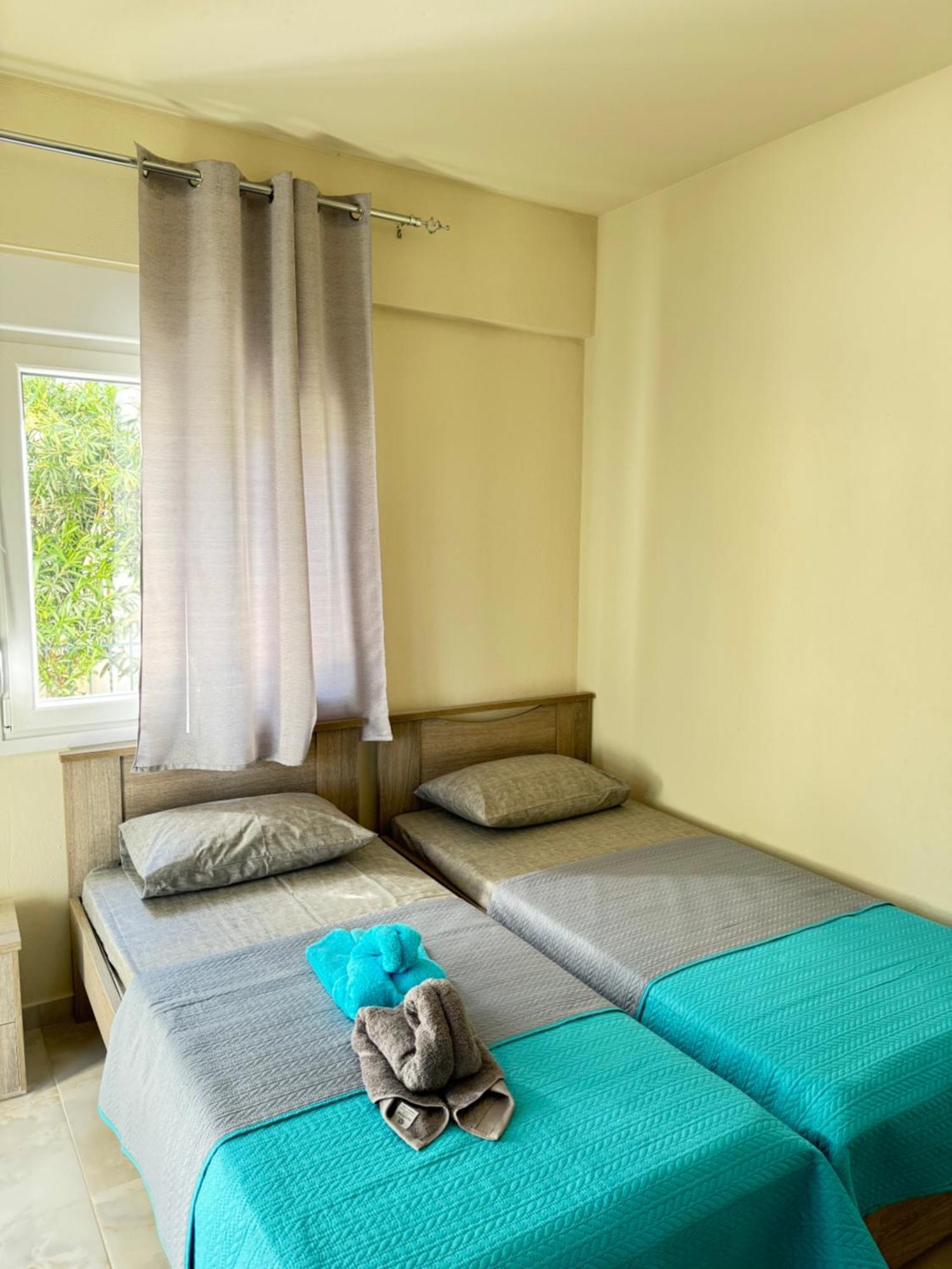 Adoniss Apartmentss Paralia Dionisiou Extérieur photo